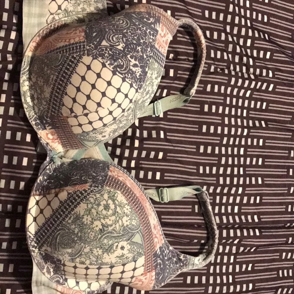 Cacique bra 44c
